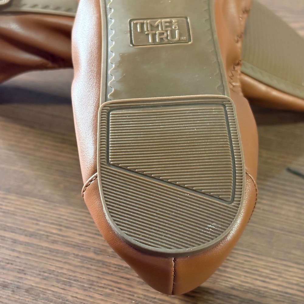 Time and Tru Ballet Flats Womens 10 Tan Excellent Memory Foam Slip On Shoes - Picture 7 of 10